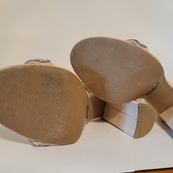 Sandals - Picture 6 of 6